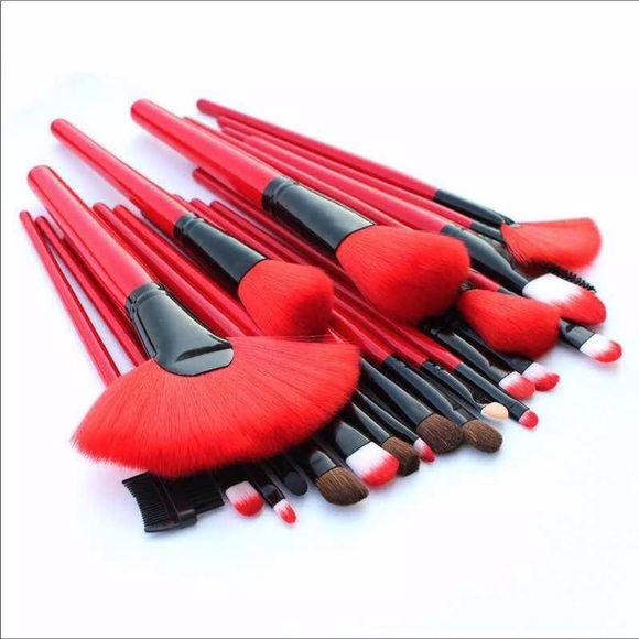 New 24pcs Make Up Brush With Pouch - Picture 2 of 5
